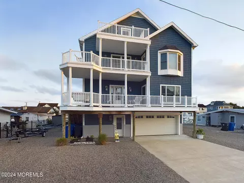 1833 Cable Dr, Toms River, NJ 08753