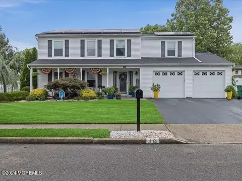 18 Briartwist Ln, Howell, NJ 07731