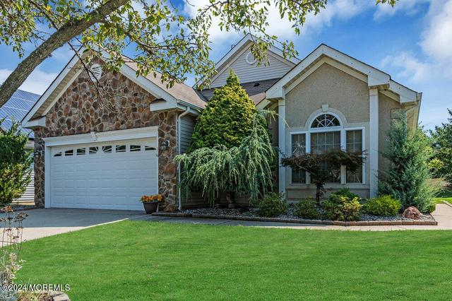 79 Cypress Point Ln, Jackson, NJ 08527