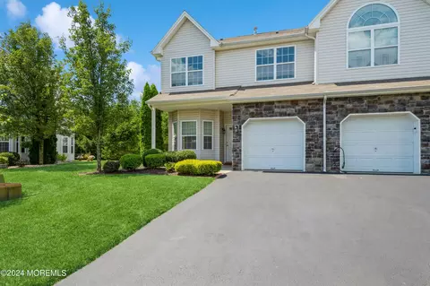 15 Thistledown St, Tinton Falls, NJ 07753