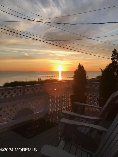 Exterior - 206 Beach Ave, Leonardo, NJ 07737 photo 7 of 7