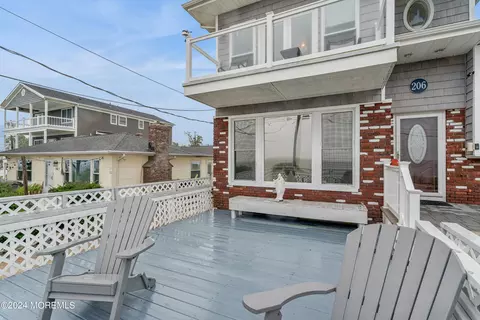 Exterior - 206 Beach Ave, Leonardo, NJ 07737 photo 2 of 7