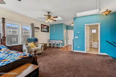 Bedroom - 206 Beach Ave, Leonardo, NJ 07737 photo 4 of 6