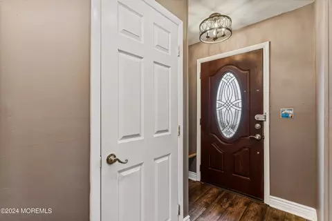 Entry Way - 206 Beach Ave, Leonardo, NJ 07737 photo 1 of 1