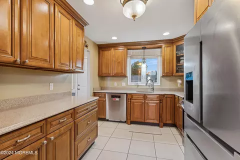 Kitchen - 206 Beach Ave, Leonardo, NJ 07737 photo 1 of 3