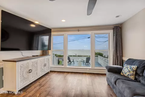 Living - 206 Beach Ave, Leonardo, NJ 07737 photo 1 of 1