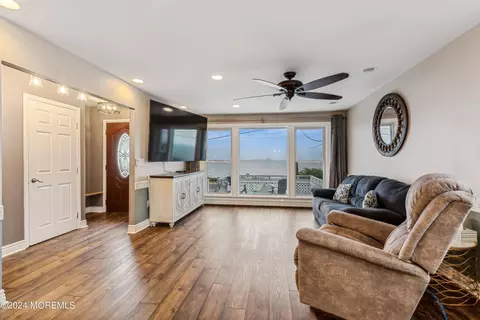 Other - 206 Beach Ave, Leonardo, NJ 07737 photo 7 of 19