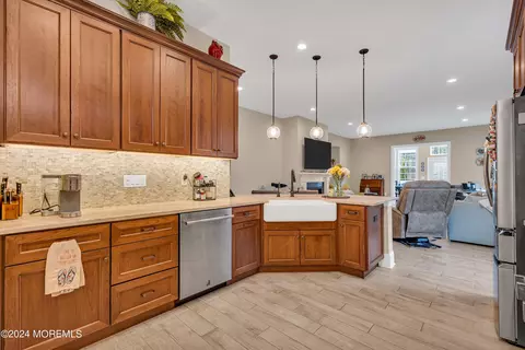 4 Erinbrook Ct, Forked River, NJ 08731 photo 10