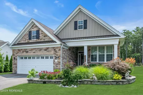 4 Erinbrook Ct, Forked River, NJ 08731