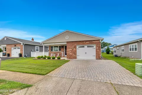 154 Freeport Blvd, Toms River, NJ 08757