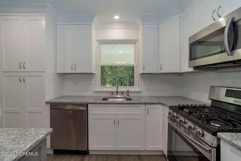 Kitchen - 2 A Cascade Ct, Brick, NJ 08724 photo 2 of 3