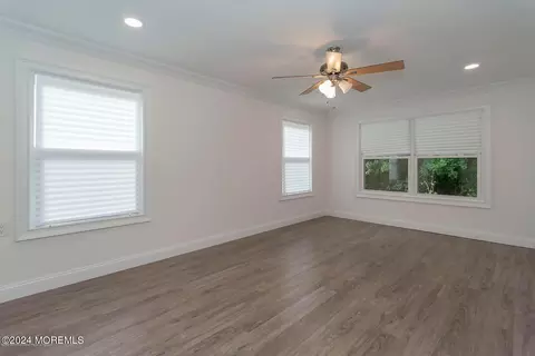 Living - 2 A Cascade Ct, Brick, NJ 08724 photo 2 of 4
