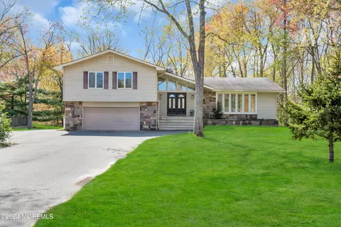1052 Indian Hill Rd, Toms River, NJ 08753