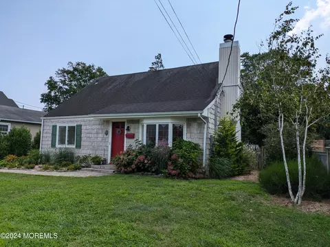 915 Lake Ave, Spring Lake Heights, NJ 07762