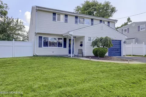5 Adams St, Old Bridge, NJ 08857