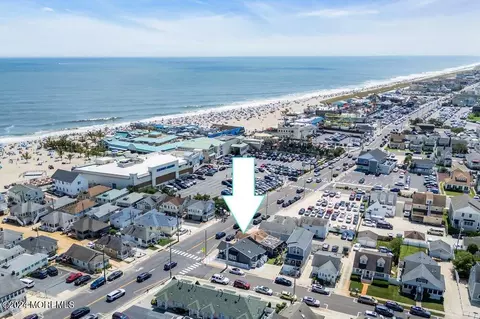 251 Ocean Ave N #1, Point Pleasant Beach, NJ 08742