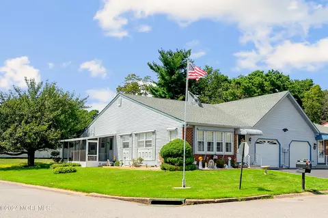 21 Drake St # A, Whiting, NJ 08759