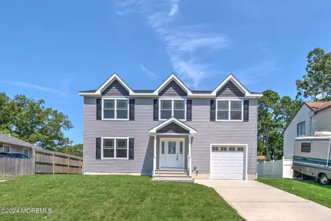 706 Pensacola Rd, Forked River, NJ 08731