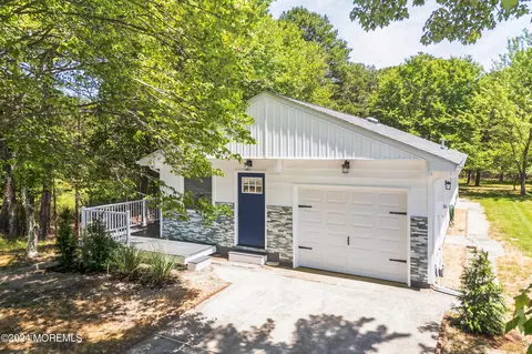 81 Cabrillo Blvd, Toms River, NJ 08757