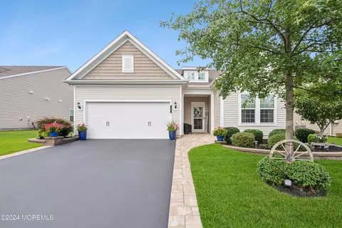 44 Bromley Ln, Manchester, NJ 08759