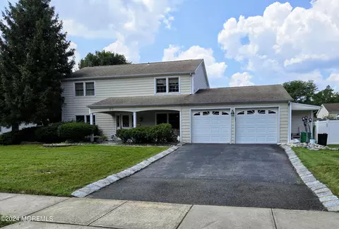 29 Ferland Ln, Matawan, NJ 07747