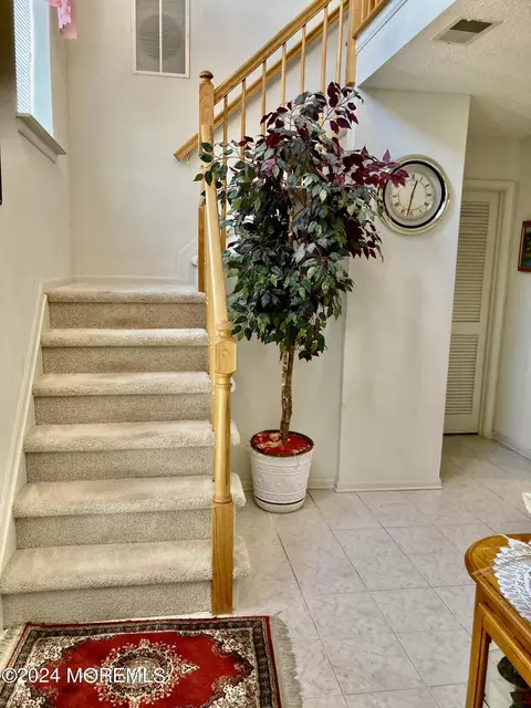 261 Oak Forest Dr, Brick, NJ 08724 photo 4