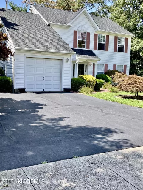 261 Oak Forest Dr, Brick, NJ 08724 photo 2
