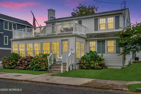 26 W Delaware Ave, Long Beach Township, NJ 08008