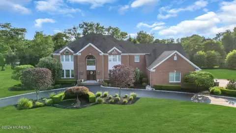 3 Bowling Grn, Colts Neck, NJ 07722