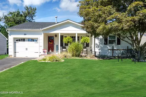 59 Edinburgh Dr, Toms River, NJ 08757