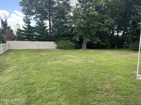 Exterior - 21 Middlesex Rd, Matawan, NJ 07747 photo 3 of 3