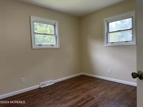 Bedroom - 21 Middlesex Rd, Matawan, NJ 07747 photo 3 of 5