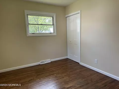 Bedroom - 21 Middlesex Rd, Matawan, NJ 07747 photo 4 of 5