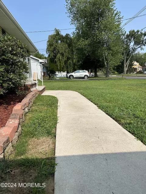 Exterior - 21 Middlesex Rd, Matawan, NJ 07747 photo 2 of 3