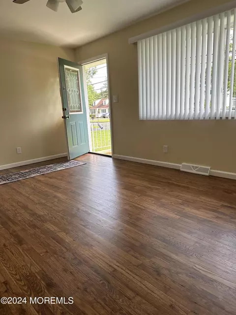 Entry Way - 21 Middlesex Rd, Matawan, NJ 07747 photo 1 of 2