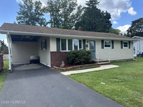 21 Middlesex Rd, Matawan, NJ 07747