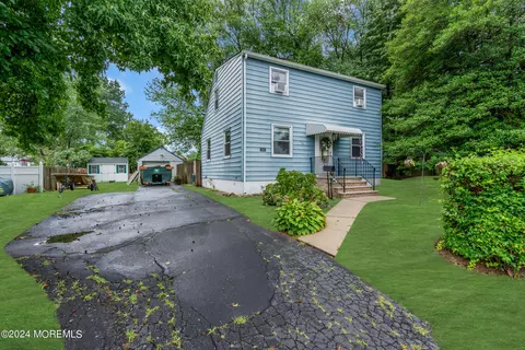 537 Prospect Ave, Laurence Harbor, NJ 08879