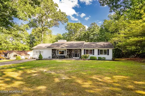 995 Woodlane Rd, Jackson, NJ 08527
