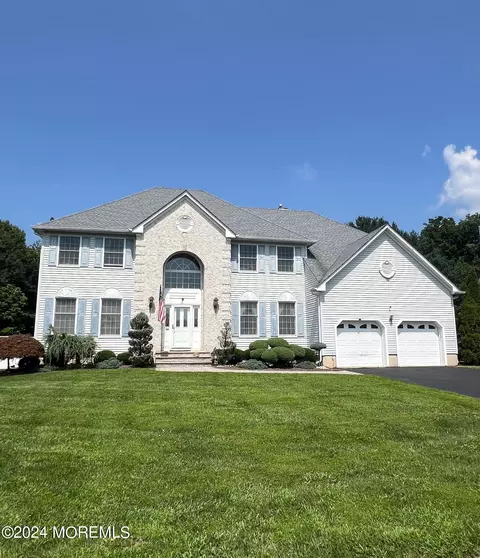 6 Woodruff Dr, Matawan, NJ 07747