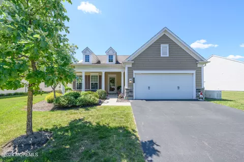 53 Aberdeen Ln, Manchester, NJ 08759
