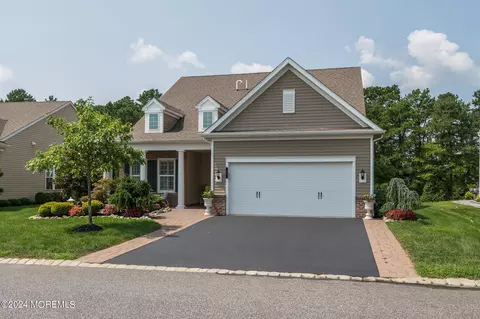 52 Aylesford Ln, Manchester, NJ 08759