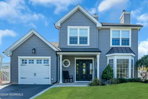 90 Colonial Dr, Tinton Falls, NJ 07753