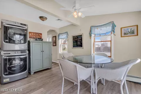 Dining - 218 Anglesea Ave, Ocean Gate, NJ 08740 photo 5 of 6