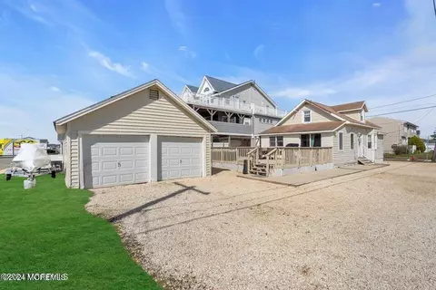 Exterior - 218 Anglesea Ave, Ocean Gate, NJ 08740 photo 1 of 8