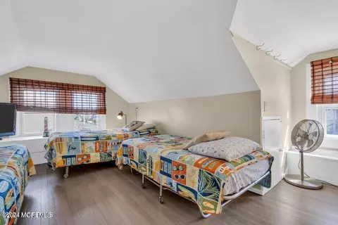 Bedroom - 218 Anglesea Ave, Ocean Gate, NJ 08740 photo 5 of 5