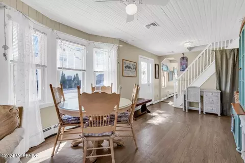 Dining - 218 Anglesea Ave, Ocean Gate, NJ 08740 photo 2 of 6