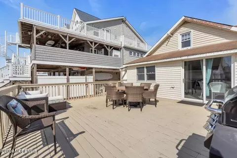Exterior - 218 Anglesea Ave, Ocean Gate, NJ 08740 photo 6 of 8