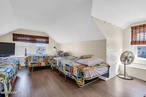 Bedroom - 218 Anglesea Ave, Ocean Gate, NJ 08740 photo 3 of 5
