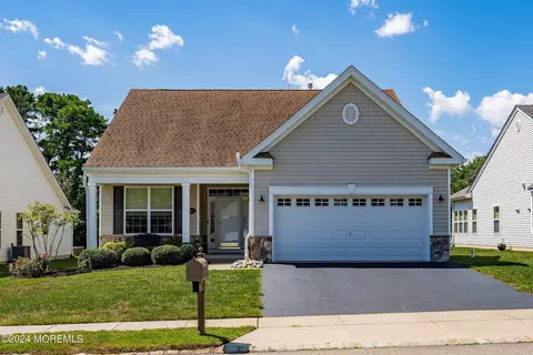 51 Honeysuckle Dr, Manahawkin, NJ 08050