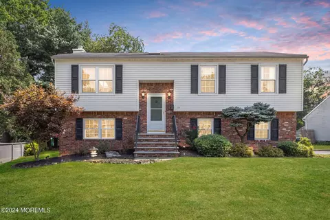 175 Fordham Dr, Aberdeen, NJ 07747